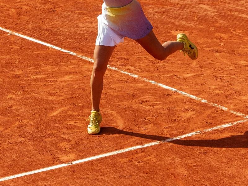 Scarpe-da-tennis-terra-rossa.jpg